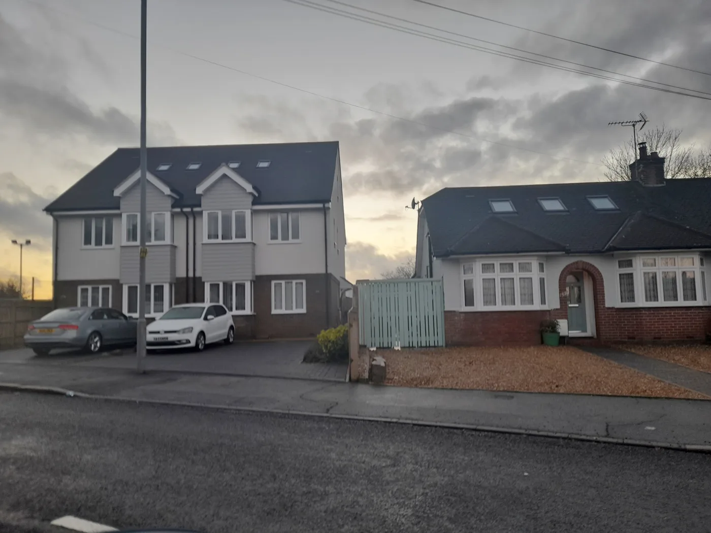 Houses on Ashcroft Road, Stopsley. Bins go at the front of the property, on the pavement, by 6am